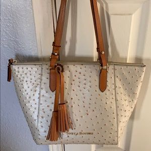 Dooney Bourke  Tote